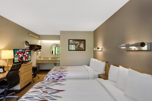 Red Roof Inn Asheville - Biltmore West image 20