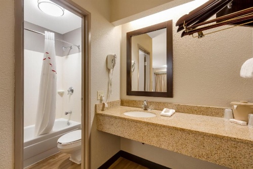 Red Roof Inn Asheville - Biltmore West image 6